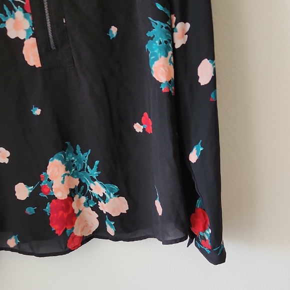 Candie's Black Floral Blouse Long Sleeve 1/4 Zip Front Slots on Shoulder  Sz L - Picture 6 of 15